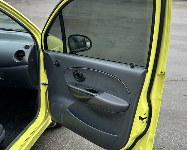 Жовтий Деу Матіз, об'ємом двигуна 0.77 л та пробігом 186 тис. км за 2400 $, фото 15 на Automoto.ua