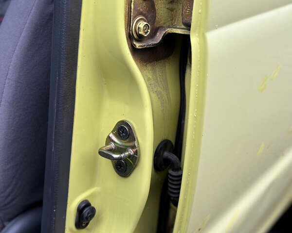 Жовтий Деу Матіз, об'ємом двигуна 0.77 л та пробігом 186 тис. км за 2400 $, фото 18 на Automoto.ua