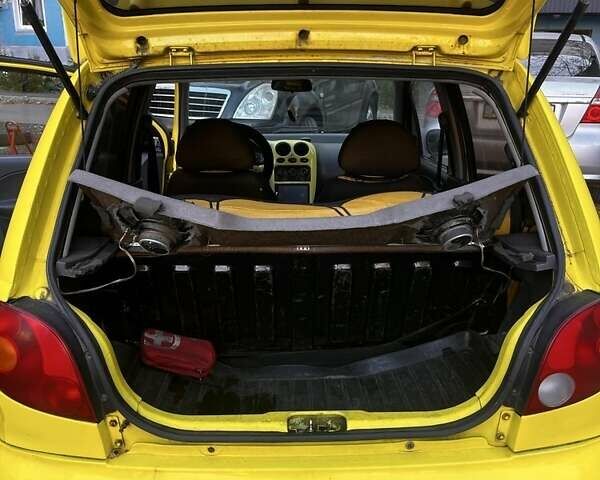 Жовтий Деу Матіз, об'ємом двигуна 0.8 л та пробігом 174 тис. км за 2600 $, фото 3 на Automoto.ua