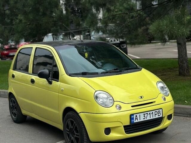 Желтый Дэу Матиз, объемом двигателя 0.8 л и пробегом 159 тыс. км за 2400 $, фото 3 на Automoto.ua