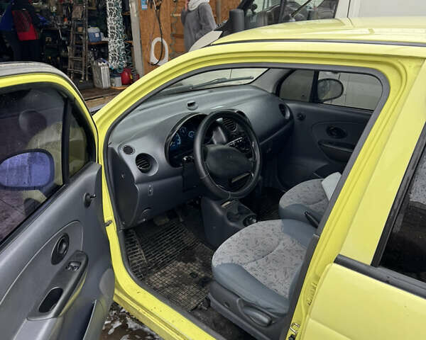 Желтый Дэу Матиз, объемом двигателя 0.8 л и пробегом 152 тыс. км за 2200 $, фото 6 на Automoto.ua