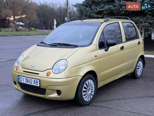 Желтый Дэу Матиз, объемом двигателя 0.8 л и пробегом 115 тыс. км за 1950 $, фото 2 на Automoto.ua
