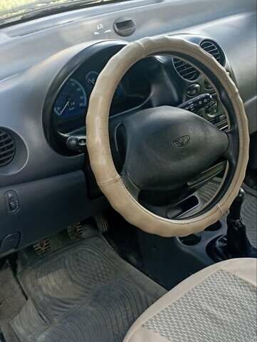 Желтый Дэу Матиз, объемом двигателя 0.8 л и пробегом 200 тыс. км за 1100 $, фото 13 на Automoto.ua