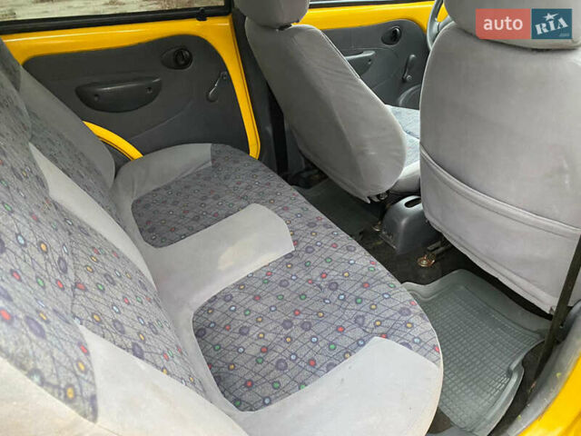 Жовтий Деу Матіз, об'ємом двигуна 0.8 л та пробігом 210 тис. км за 1650 $, фото 14 на Automoto.ua