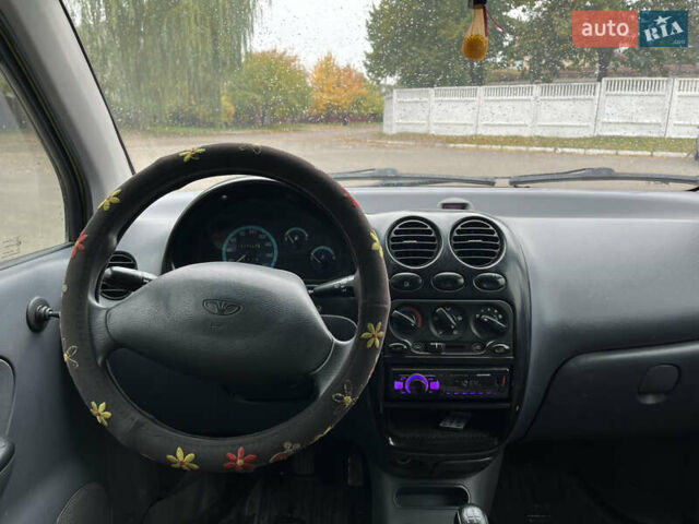 Желтый Дэу Матиз, объемом двигателя 0.8 л и пробегом 120 тыс. км за 2400 $, фото 26 на Automoto.ua
