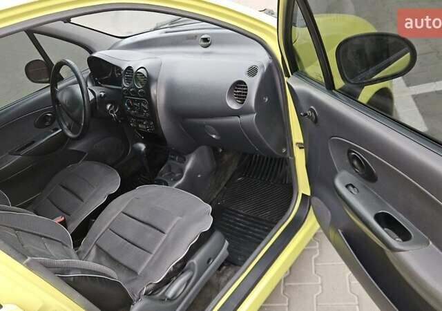 Желтый Дэу Матиз, объемом двигателя 0.8 л и пробегом 132 тыс. км за 2750 $, фото 7 на Automoto.ua