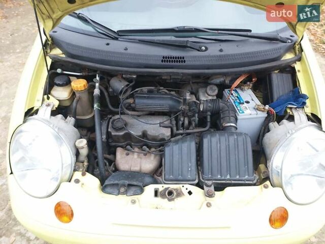 Желтый Дэу Матиз, объемом двигателя 0.8 л и пробегом 103 тыс. км за 2700 $, фото 4 на Automoto.ua