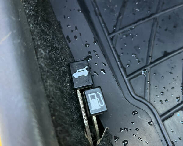 Желтый Дэу Матиз, объемом двигателя 0.8 л и пробегом 93 тыс. км за 2999 $, фото 30 на Automoto.ua