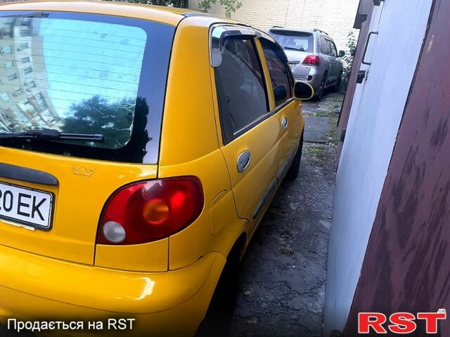 Желтый Дэу Матиз, объемом двигателя 0.8 л и пробегом 215 тыс. км за 1700 $, фото 3 на Automoto.ua