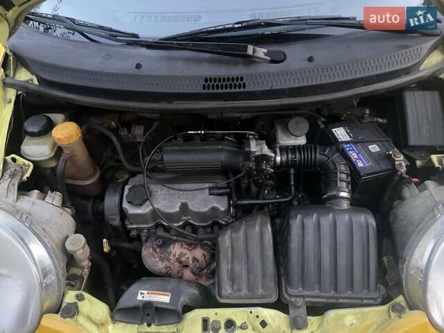 Жовтий Деу Матіз, об'ємом двигуна 0.8 л та пробігом 205 тис. км за 2400 $, фото 4 на Automoto.ua