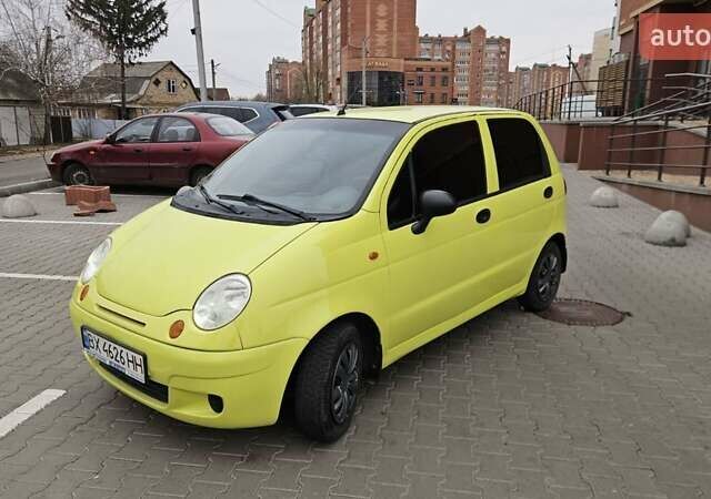 Желтый Дэу Матиз, объемом двигателя 0.8 л и пробегом 132 тыс. км за 2750 $, фото 1 на Automoto.ua