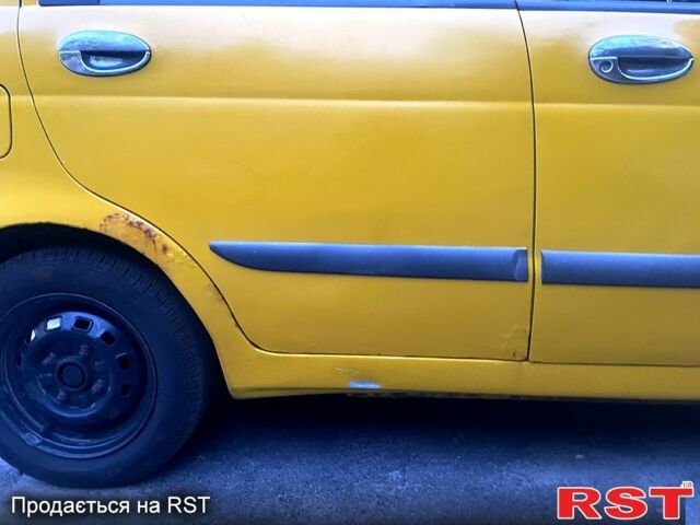 Желтый Дэу Матиз, объемом двигателя 0.8 л и пробегом 215 тыс. км за 1700 $, фото 6 на Automoto.ua