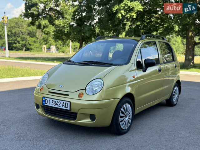Желтый Дэу Матиз, объемом двигателя 0.8 л и пробегом 112 тыс. км за 2499 $, фото 3 на Automoto.ua