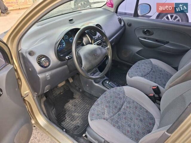 Желтый Дэу Матиз, объемом двигателя 0.8 л и пробегом 100 тыс. км за 2700 $, фото 9 на Automoto.ua