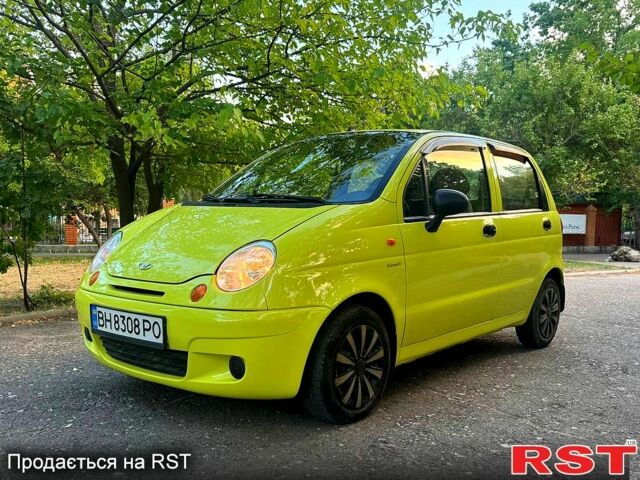 Желтый Дэу Матиз, объемом двигателя 0.8 л и пробегом 84 тыс. км за 3350 $, фото 3 на Automoto.ua