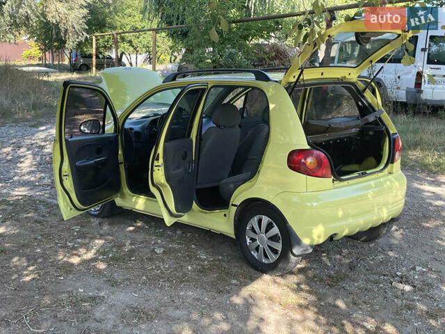 Желтый Дэу Матиз, объемом двигателя 0.8 л и пробегом 149 тыс. км за 3100 $, фото 4 на Automoto.ua