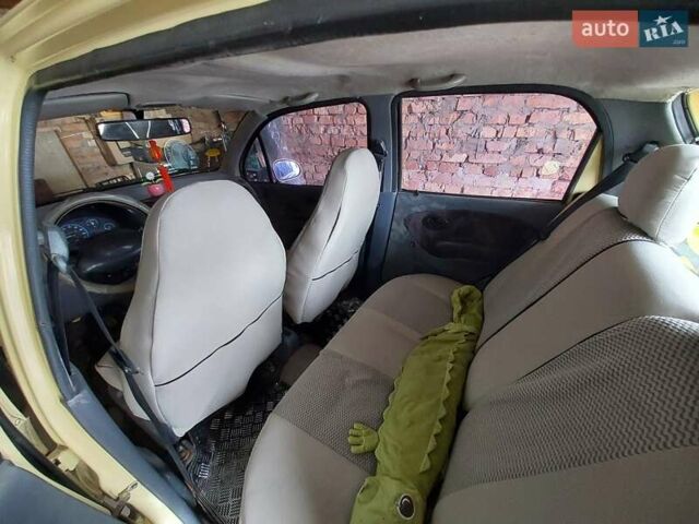 Желтый Дэу Матиз, объемом двигателя 0.8 л и пробегом 199 тыс. км за 1999 $, фото 2 на Automoto.ua