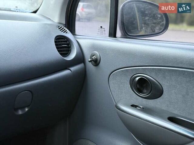 Желтый Дэу Матиз, объемом двигателя 0.8 л и пробегом 115 тыс. км за 1950 $, фото 49 на Automoto.ua