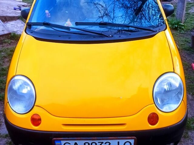Желтый Дэу Матиз, объемом двигателя 0.8 л и пробегом 185 тыс. км за 1500 $, фото 2 на Automoto.ua
