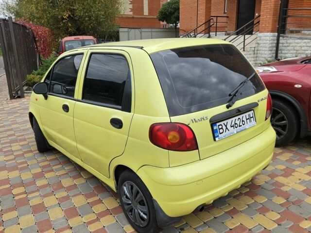 Желтый Дэу Матиз, объемом двигателя 0.8 л и пробегом 130 тыс. км за 2400 $, фото 4 на Automoto.ua