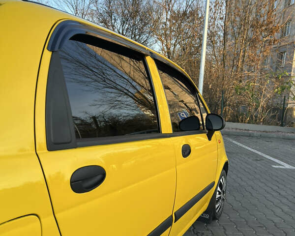 Желтый Дэу Матиз, объемом двигателя 0.8 л и пробегом 93 тыс. км за 2999 $, фото 24 на Automoto.ua