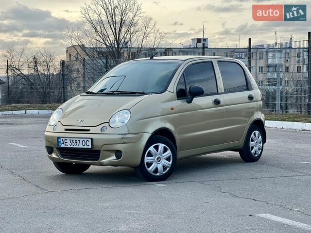 Желтый Дэу Матиз, объемом двигателя 0.8 л и пробегом 120 тыс. км за 2700 $, фото 3 на Automoto.ua