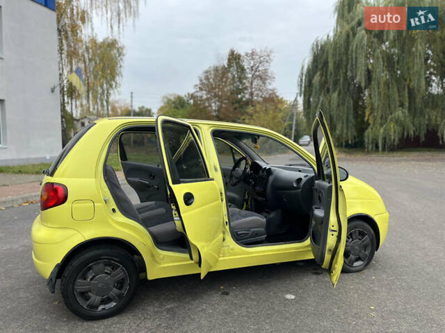 Желтый Дэу Матиз, объемом двигателя 0.8 л и пробегом 120 тыс. км за 2400 $, фото 17 на Automoto.ua
