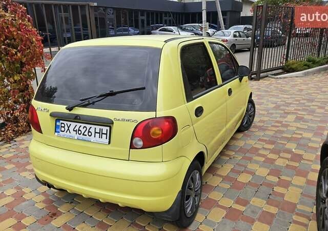 Желтый Дэу Матиз, объемом двигателя 0.8 л и пробегом 130 тыс. км за 2400 $, фото 8 на Automoto.ua