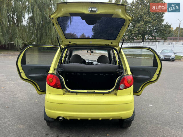 Желтый Дэу Матиз, объемом двигателя 0.8 л и пробегом 120 тыс. км за 2400 $, фото 11 на Automoto.ua