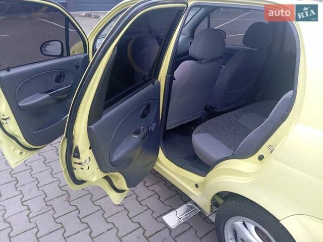 Жовтий Деу Матіз, об'ємом двигуна 0.8 л та пробігом 117 тис. км за 2550 $, фото 1 на Automoto.ua