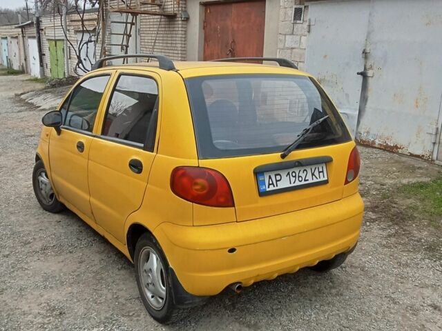 Желтый Дэу Матиз, объемом двигателя 0.8 л и пробегом 120 тыс. км за 2100 $, фото 3 на Automoto.ua
