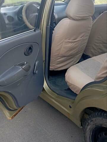 Желтый Дэу Матиз, объемом двигателя 0.8 л и пробегом 200 тыс. км за 1100 $, фото 5 на Automoto.ua