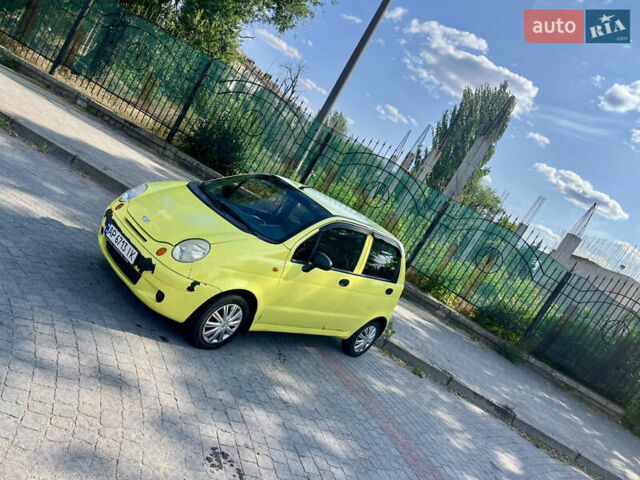 Желтый Дэу Матиз, объемом двигателя 0.8 л и пробегом 113 тыс. км за 2200 $, фото 1 на Automoto.ua