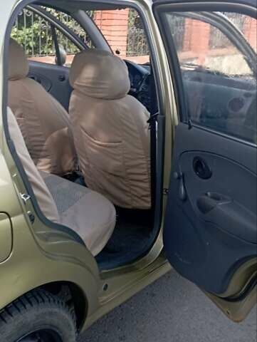 Желтый Дэу Матиз, объемом двигателя 0.8 л и пробегом 200 тыс. км за 1100 $, фото 6 на Automoto.ua