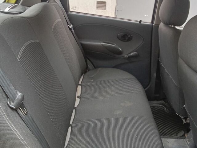 Желтый Дэу Матиз, объемом двигателя 0.8 л и пробегом 120 тыс. км за 2100 $, фото 5 на Automoto.ua