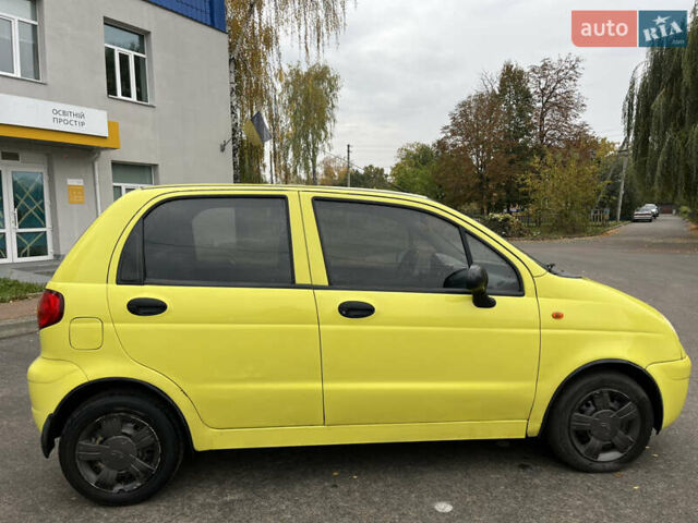 Желтый Дэу Матиз, объемом двигателя 0.8 л и пробегом 120 тыс. км за 2400 $, фото 8 на Automoto.ua
