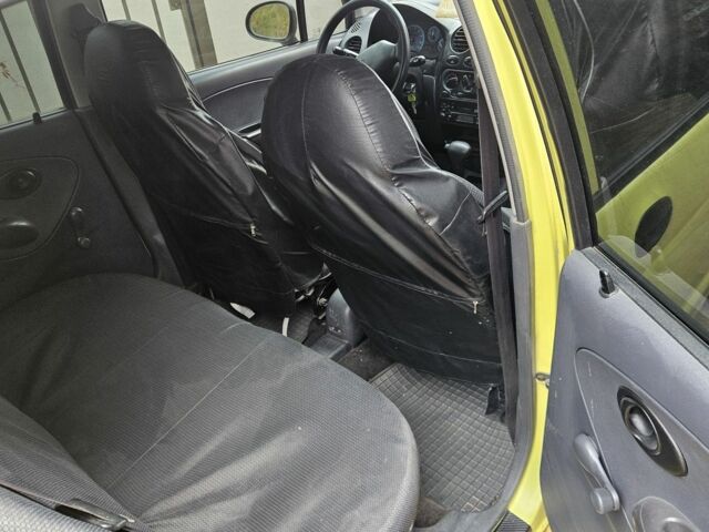 Желтый Дэу Матиз, объемом двигателя 0.8 л и пробегом 130 тыс. км за 2400 $, фото 9 на Automoto.ua