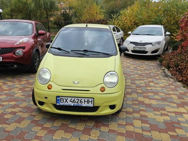 Желтый Дэу Матиз, объемом двигателя 0.8 л и пробегом 130 тыс. км за 2400 $, фото 1 на Automoto.ua