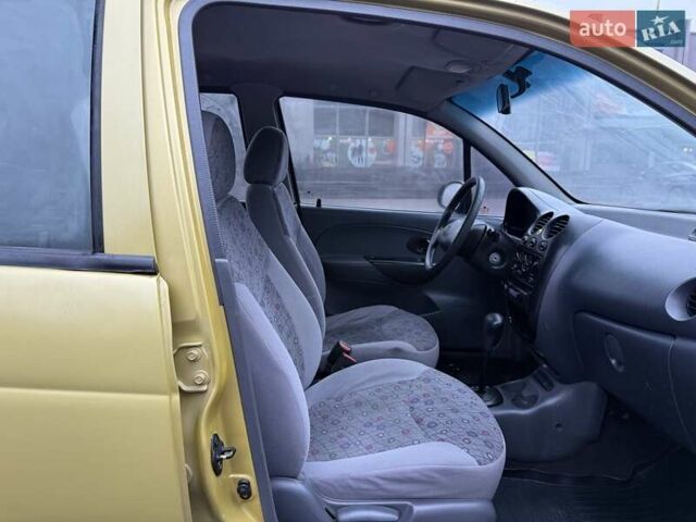 Желтый Дэу Матиз, объемом двигателя 0.8 л и пробегом 115 тыс. км за 1950 $, фото 23 на Automoto.ua