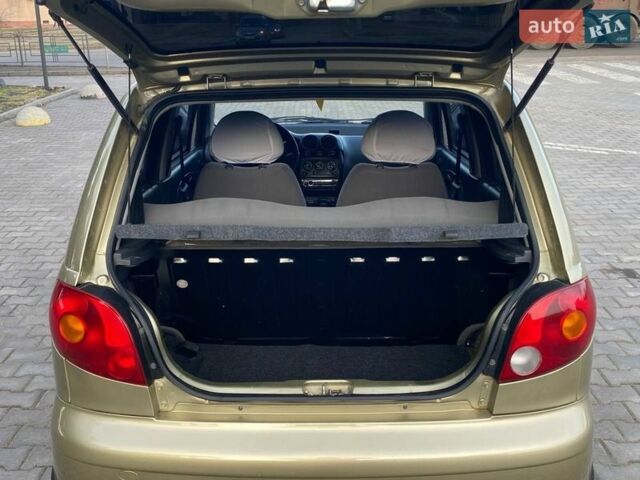 Желтый Дэу Матиз, объемом двигателя 0.8 л и пробегом 140 тыс. км за 3200 $, фото 4 на Automoto.ua