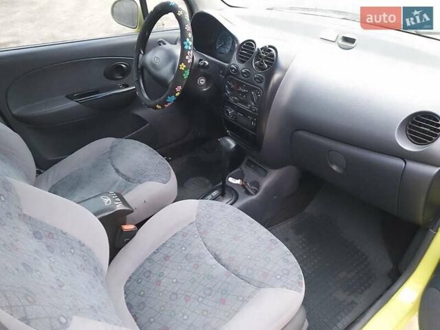 Желтый Дэу Матиз, объемом двигателя 0.8 л и пробегом 103 тыс. км за 2700 $, фото 3 на Automoto.ua