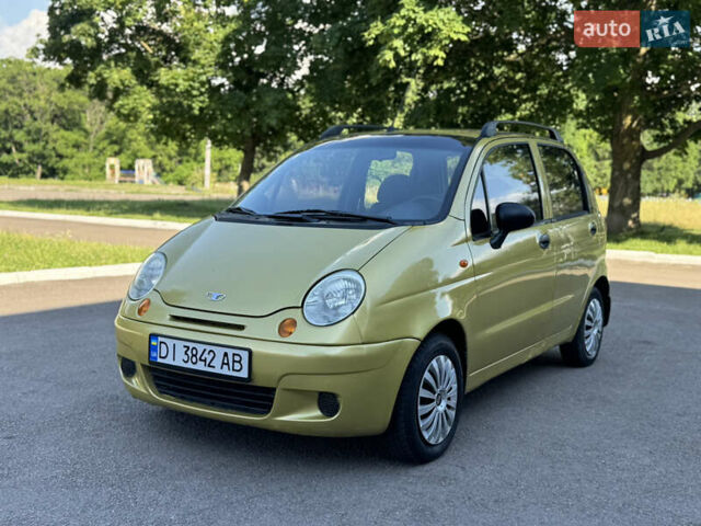 Желтый Дэу Матиз, объемом двигателя 0.8 л и пробегом 112 тыс. км за 2499 $, фото 2 на Automoto.ua
