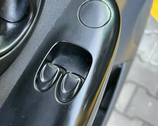 Жовтий Деу Матіз, об'ємом двигуна 0.8 л та пробігом 90 тис. км за 2799 $, фото 19 на Automoto.ua