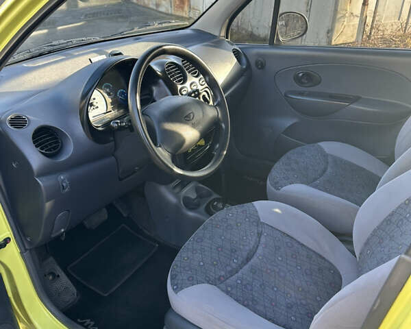 Жовтий Деу Матіз, об'ємом двигуна 0.8 л та пробігом 94 тис. км за 2550 $, фото 9 на Automoto.ua