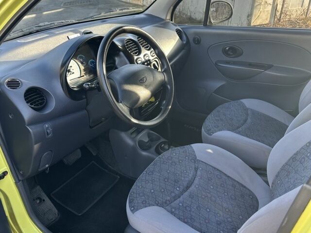 Желтый Дэу Матиз, объемом двигателя 0.8 л и пробегом 94 тыс. км за 2600 $, фото 4 на Automoto.ua