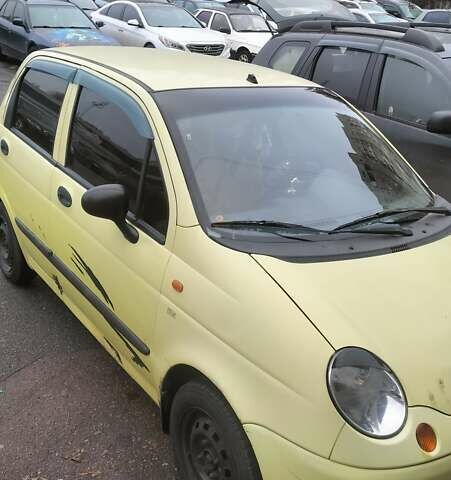 Желтый Дэу Матиз, объемом двигателя 0.8 л и пробегом 136 тыс. км за 1900 $, фото 1 на Automoto.ua