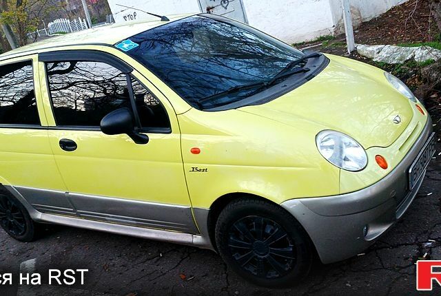Желтый Дэу Матиз, объемом двигателя 1 л и пробегом 129 тыс. км за 2500 $, фото 3 на Automoto.ua