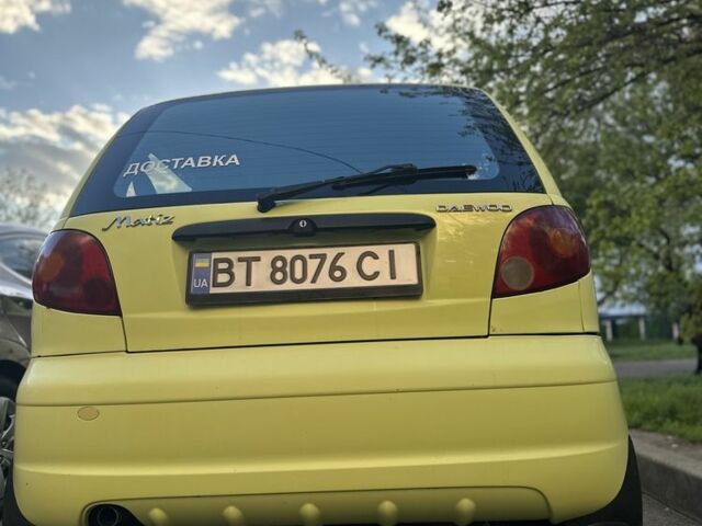 Желтый Дэу Матиз, объемом двигателя 0.8 л и пробегом 127 тыс. км за 1500 $, фото 4 на Automoto.ua
