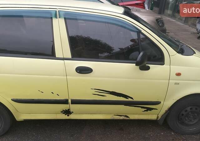 Желтый Дэу Матиз, объемом двигателя 0.8 л и пробегом 136 тыс. км за 1900 $, фото 3 на Automoto.ua