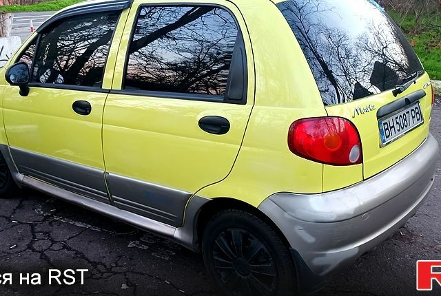 Желтый Дэу Матиз, объемом двигателя 1 л и пробегом 129 тыс. км за 2500 $, фото 1 на Automoto.ua
